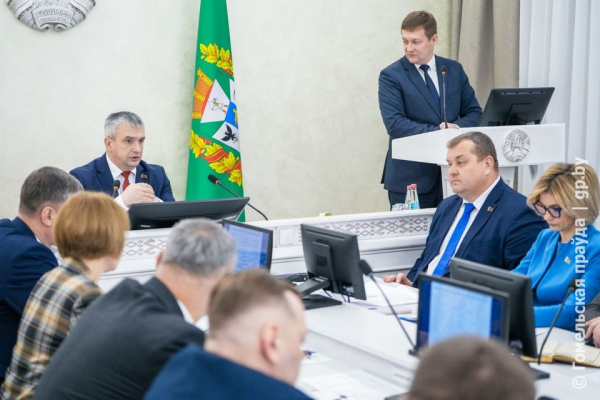 На аппаратном совещании облисполкома обсудили подготовку сельхозтехники к весенним работам