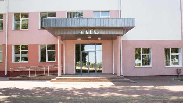 Отдел записи актов гражданского состояния Мозырского районного исполнительного комитета (г. Мозырь, ул. Советская, 33) информирует об изменении режима работы в период отпуска начальника отдела — с 27 июля по 15 августа 2026 года.