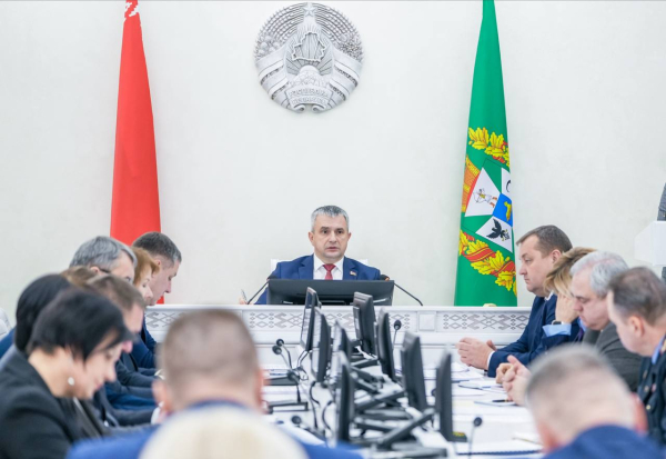 На аппаратном совещании облисполкома обсудили подготовку сельхозтехники к весенним полевым работам