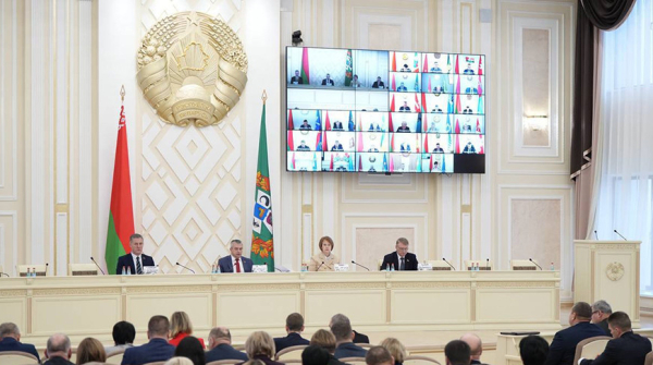 "Экономический рост как инструмент повышения качества жизни людей". Крупко о программе соцэкономразвития